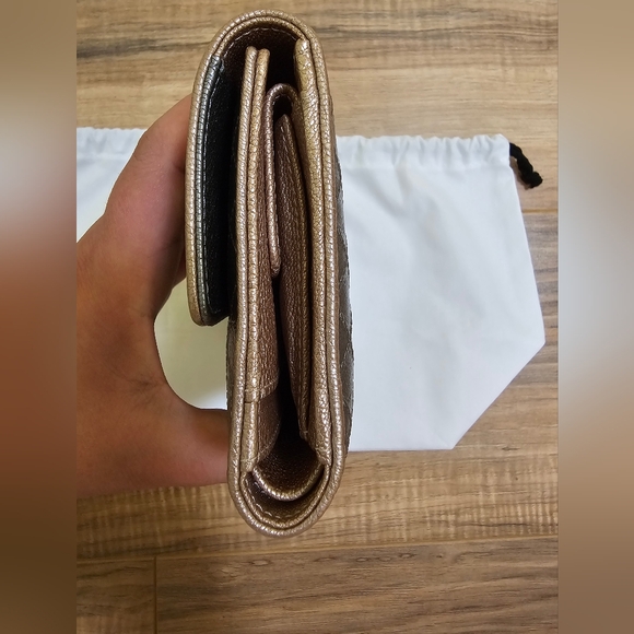 🎉🎉HOST PICK🎉🎉CHANEL Bicolore CC Logo Metallic Leather Long Trifold Wallet - Picture 3 of 16